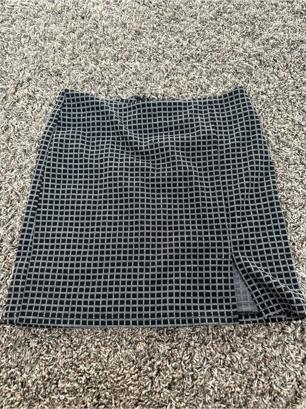 Classic Black and Gray Grid Pencil Skirt